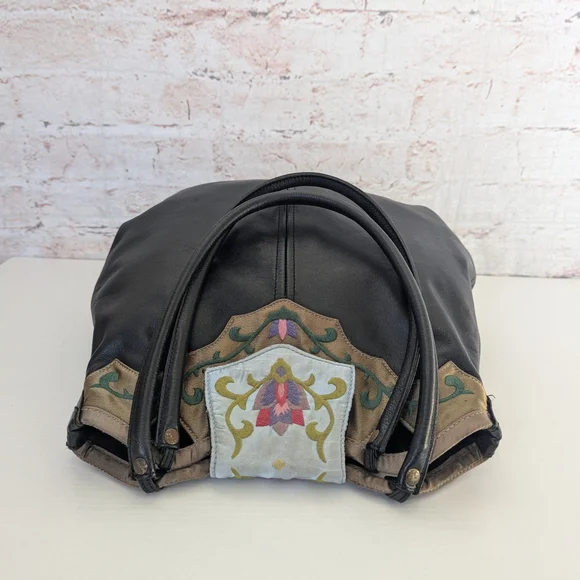 Papillon Vintage Elegant Black Leather Tote Bag - Picture 8 of 12